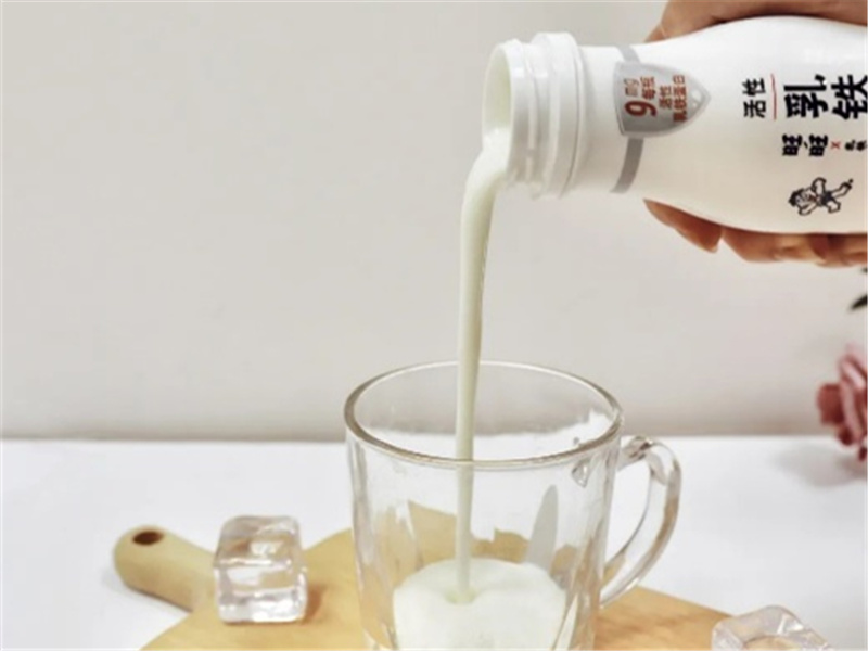 旺旺×乳铁食研室推出乳铁蛋白酸奶，以创新型酸奶打开年轻人的生活方式